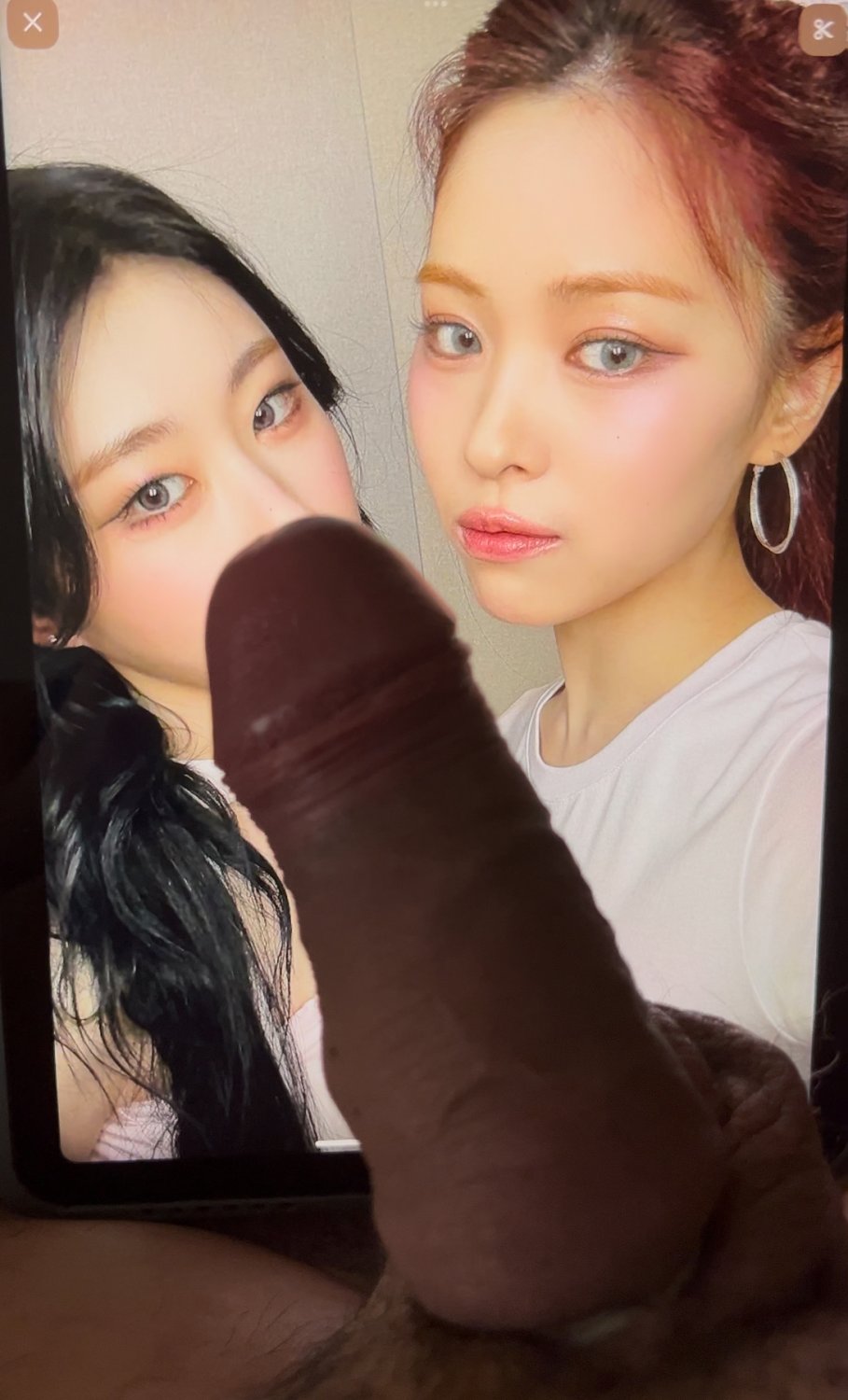 IjTXV5ka Korean sluts Itzy cocked 08.jpg